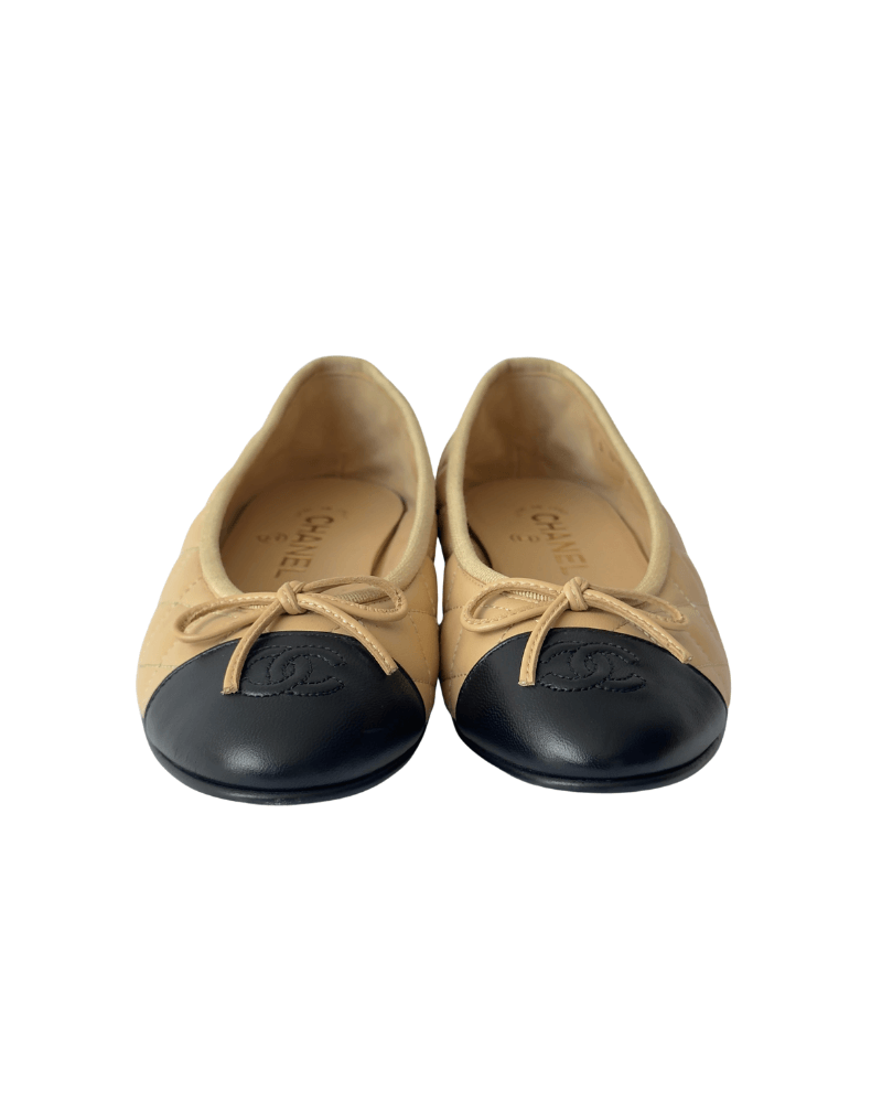 Chanel Interlocking CC Logo Leather Ballet Flats | Size EU 36 1/2