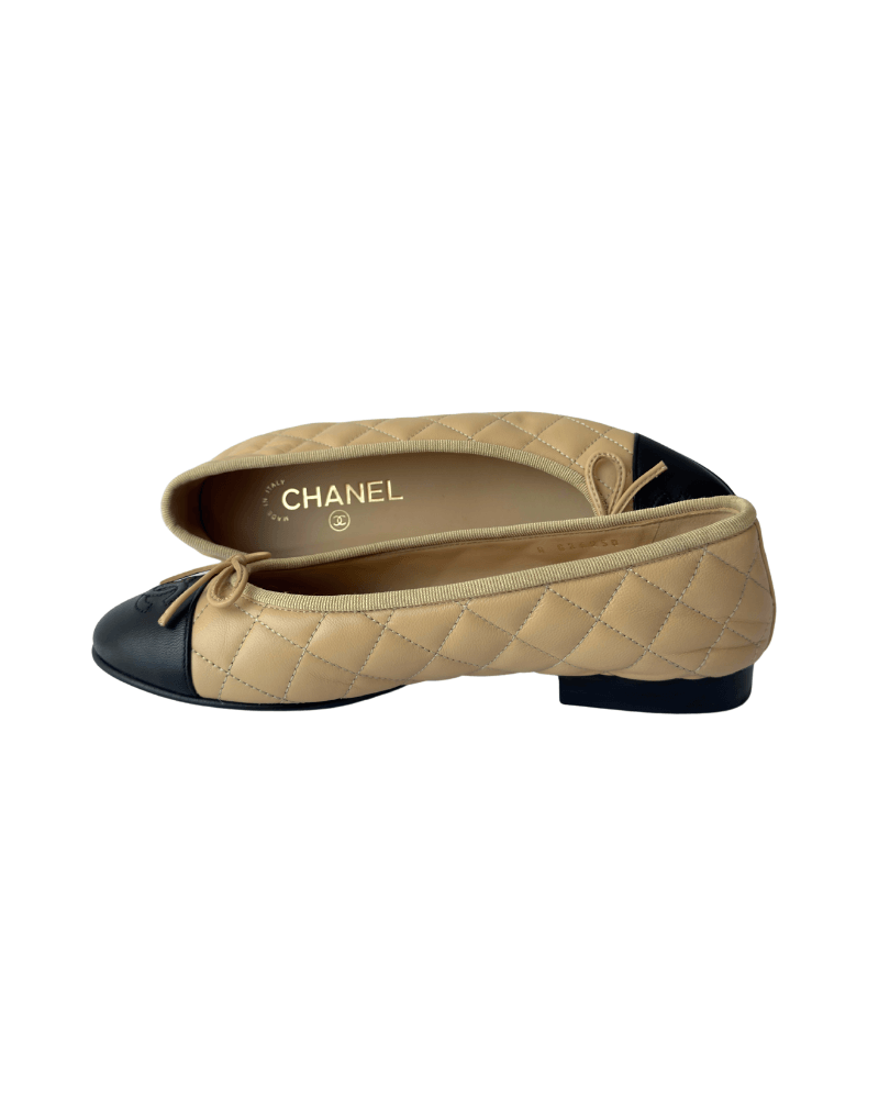 Chanel Interlocking CC Logo Leather Ballet Flats | Size EU 36 1/2