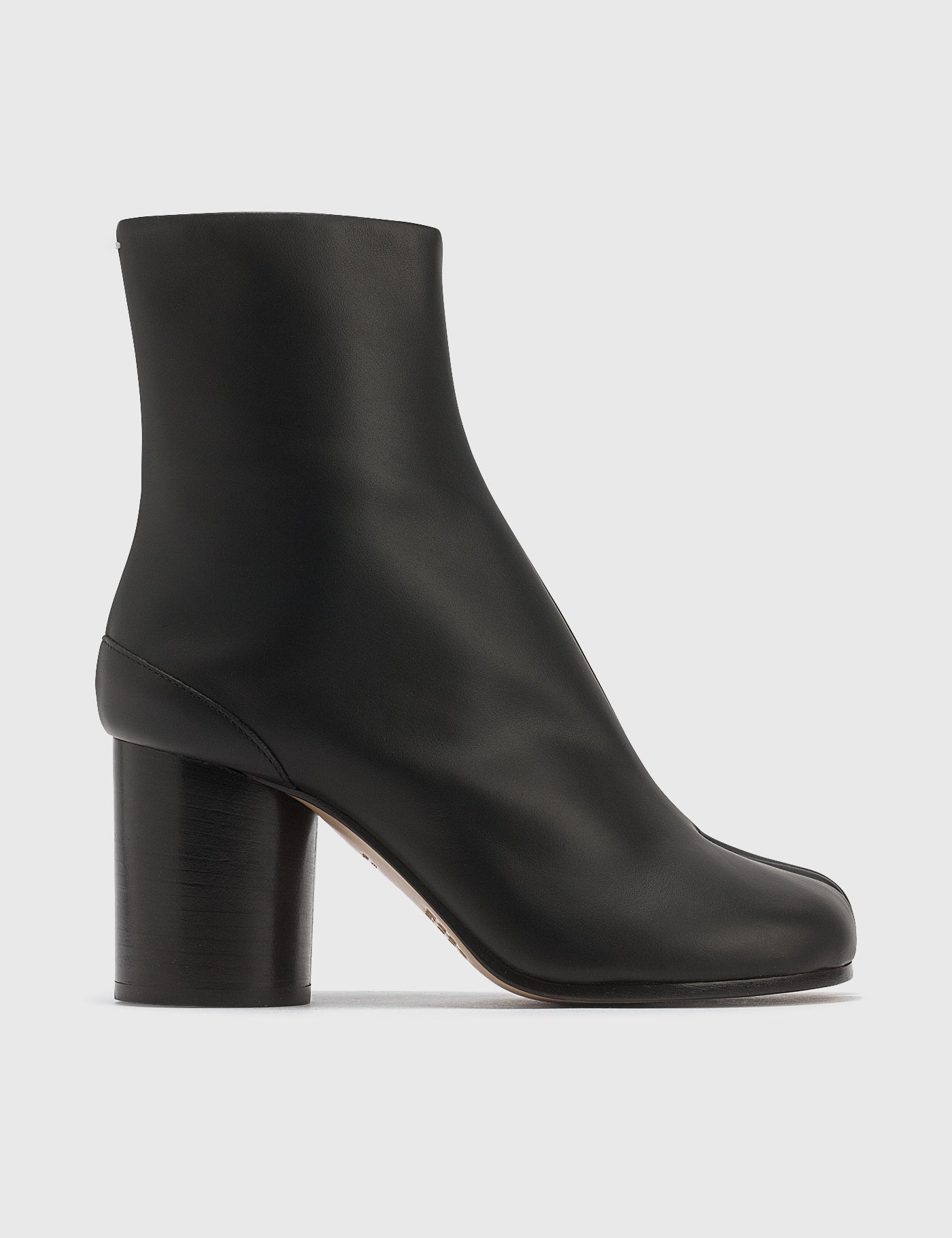 Maison Margiela Tabi Calfskin Ankle Boots – Iconic Split-Toe Design