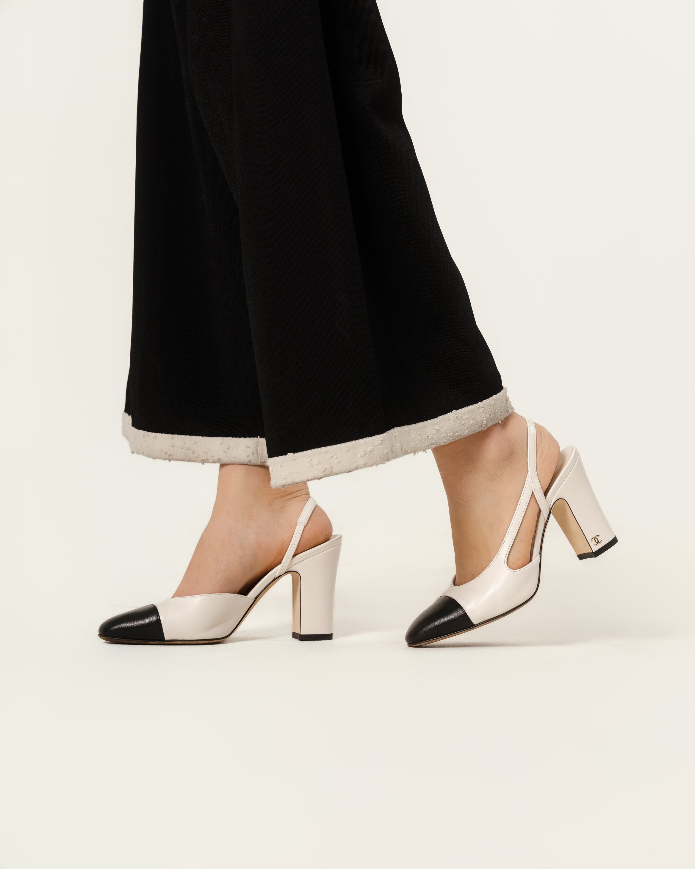 Chanel Lambskin Grosgrain Cap Toe CC Slingback Pumps | Size EU 37C